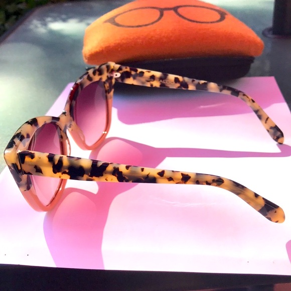 Sunglasses. Aldo - Picture 3 of 6